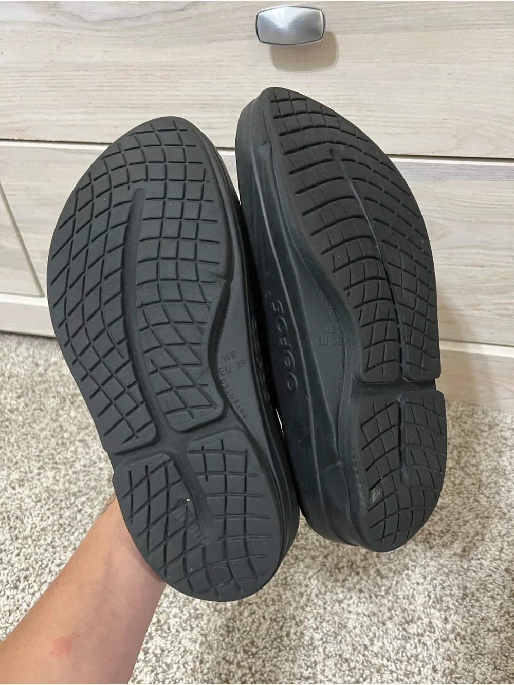 OOFOS OOmega OOahh Luxe Recovery Slide Sandals